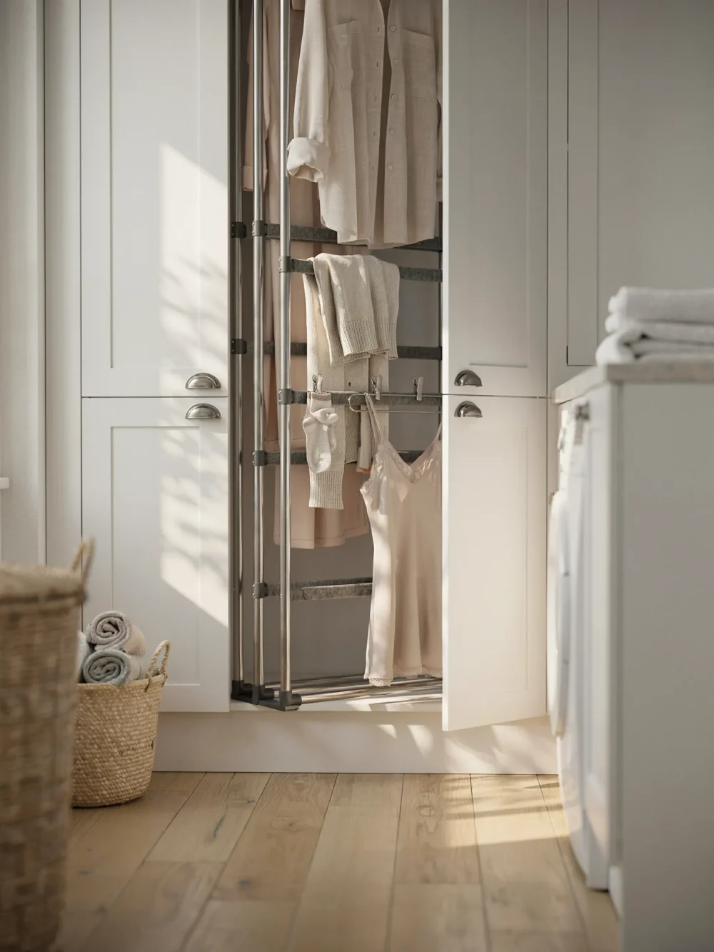 Integrated Drying Rack Pull-Out Between Cabinets